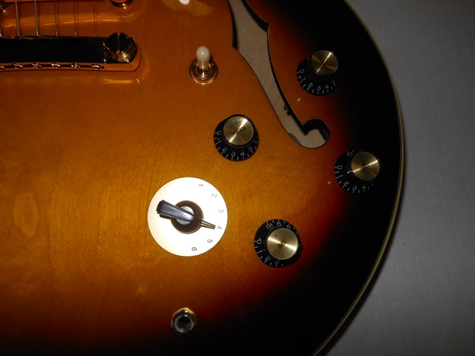 ES-345 Triburst Picture 15